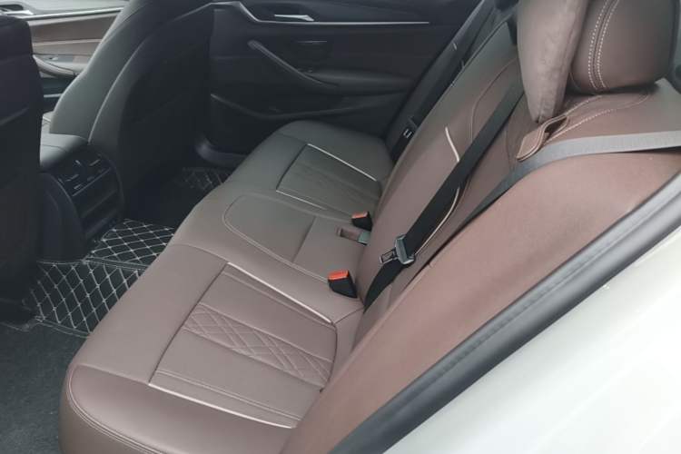 Used BMW 5 Series 2021 530Li Leading Model M Sport Package Left Rear Seat