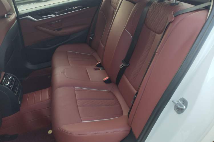 Used BMW 5 Series 2021 525Li Luxury Package Left Rear Seat