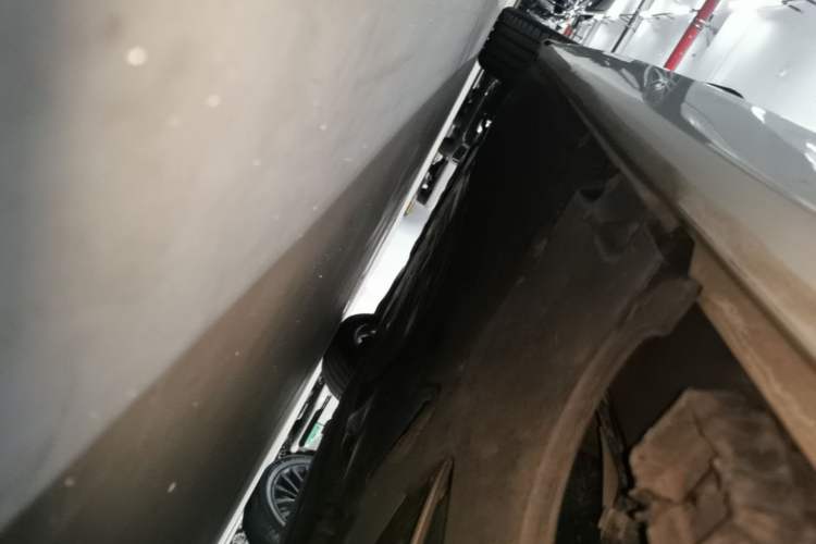 Used BMW 5 Series 2021 525Li M Sport Package Left Side Sill