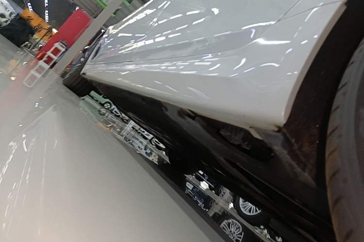 Used BMW 5 Series 2021 525Li M Sport Package Left Side Sill