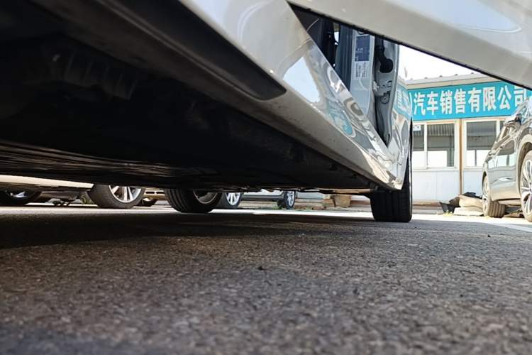 Used BMW 5 Series 2021 525Li Luxury Package Left Side Sill