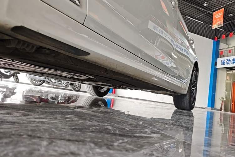Used BMW 5 Series 2021 Facelifted 525Li M Sport Package Left Side Sill