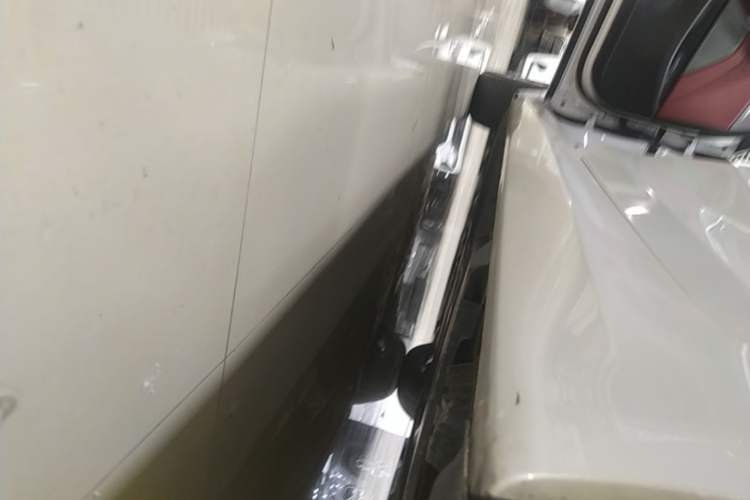 Used BMW 5 Series 2021 525Li M Sport Package Left Side Sill