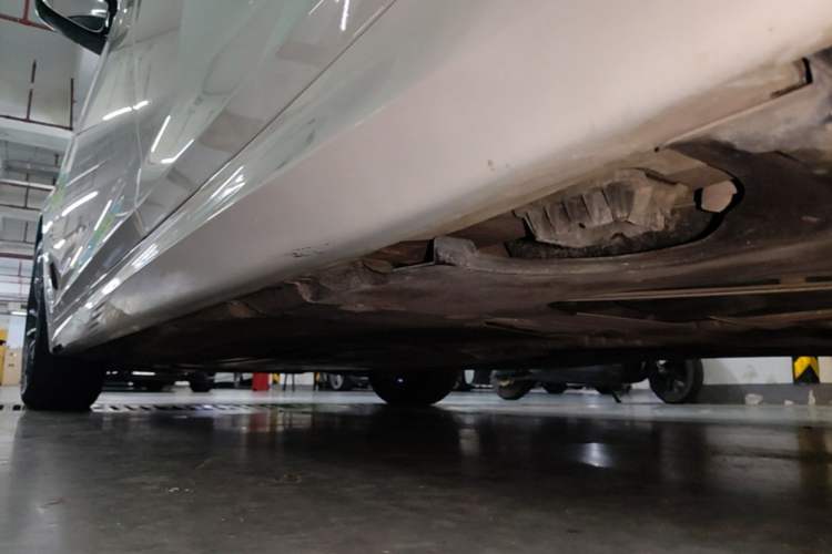 Used BMW 5 Series 2021 525Li M Sport Package Left Side Sill