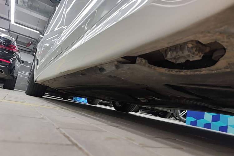 Used BMW 5 Series 2021 530Li Leading Model M Sport Package Left Side Sill