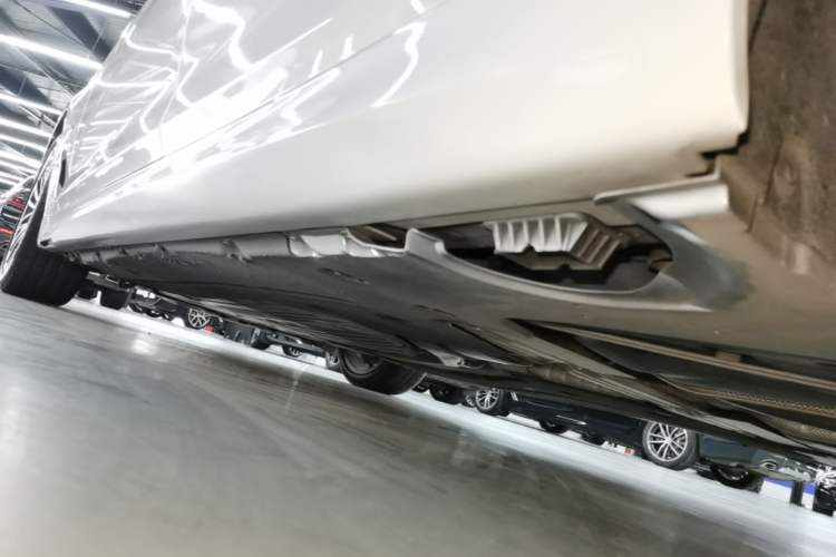 Used BMW 5 Series 2021 530Li Leading Model M Sport Package Left Side Sill