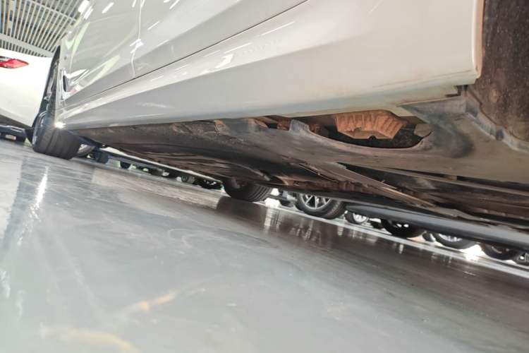 Used BMW 5 Series 2021 530Li Luxury Edition M Sport Package Left Side Sill