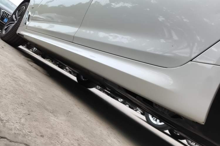 Used BMW 5 Series 2021 525Li M Sport Package Left Side Sill