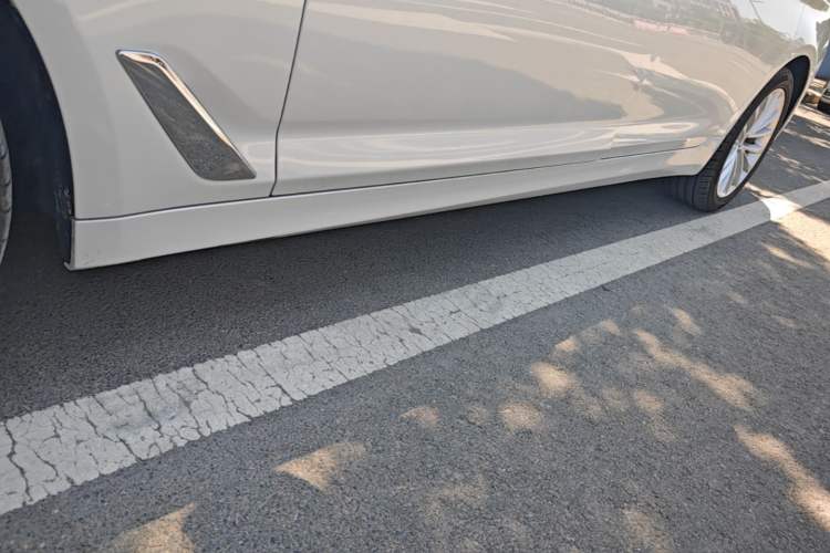 Used BMW 5 Series 2021 525Li Luxury Package Left Side Sill