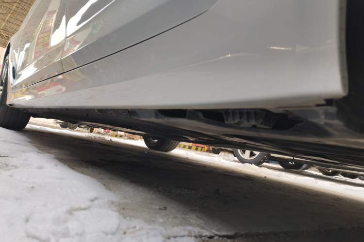 Used BMW 5 Series 2021 530Li xDrive Luxury Package Left Side Sill