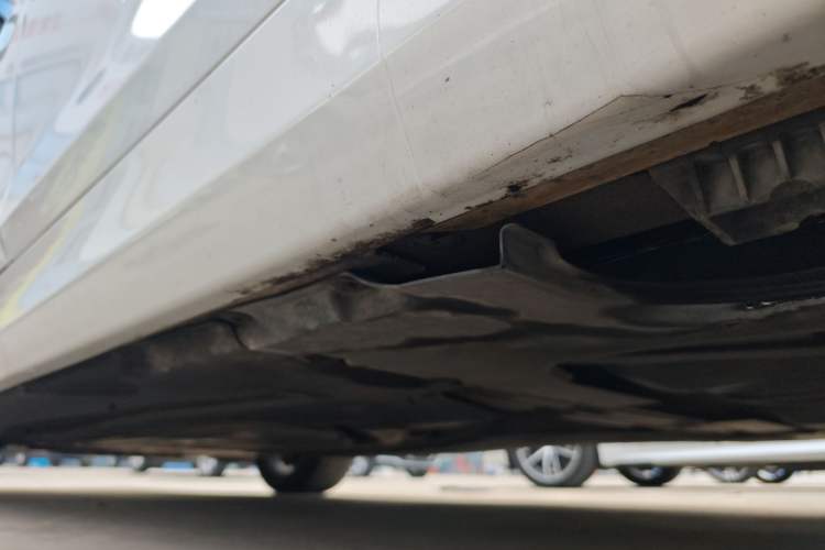 Used BMW 5 Series 2021 530Li Leading Luxury Package Left Side Sill
