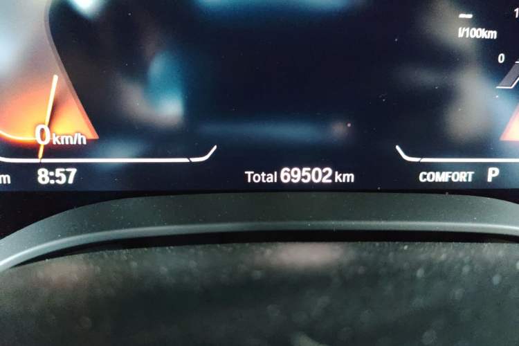 Used BMW 5 Series 2021 525Li M Sport Package Odometer Close Up