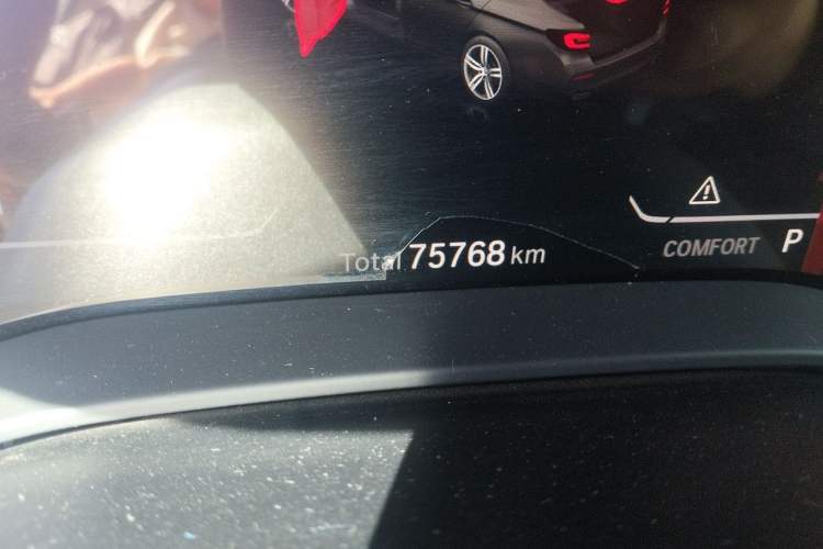 Used BMW 5 Series 2021 530Li Leading Luxury Package Odometer Close Up