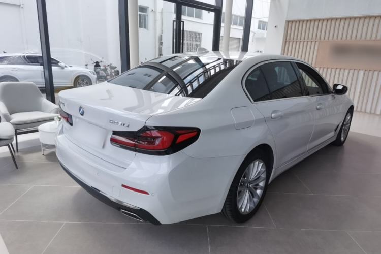 Used BMW 5 Series 2021 Updated Version 525Li Luxury Package Rear Right 45 Deg