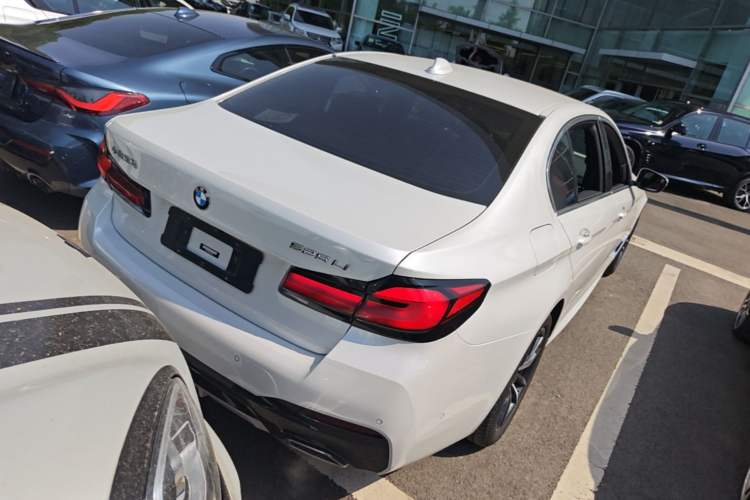Used BMW 5 Series 2021 525Li M Sport Package Rear Right 45 Deg
