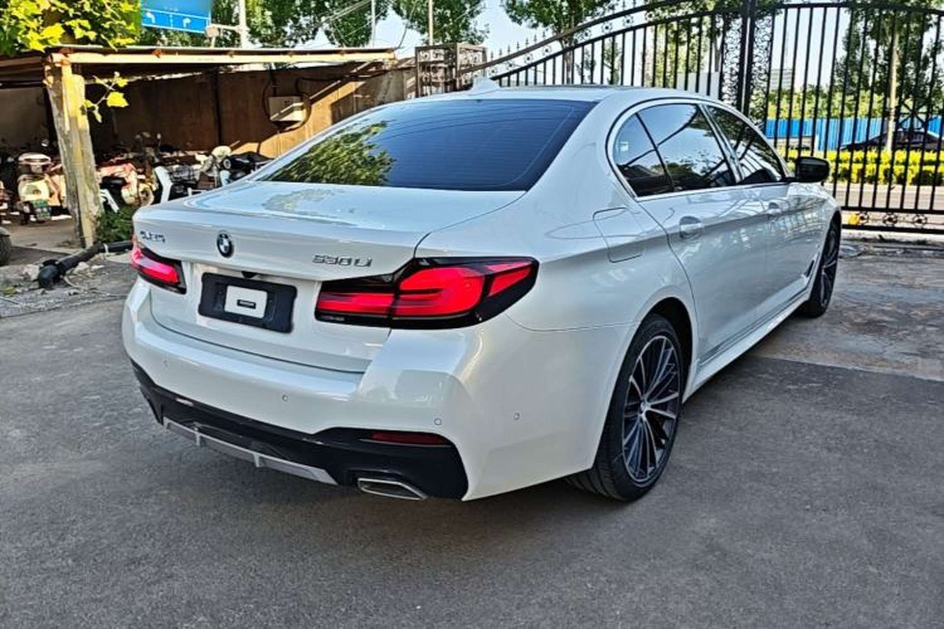 Used BMW 5 Series 2021 Facelifted 530Li Leading Edition M Sport Package Rear Right 45 Deg
