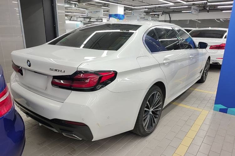 Used BMW 5 Series 2021 530Li Leading Model M Sport Package Rear Right 45 Deg