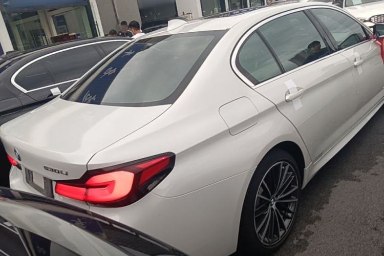 Used BMW 5 Series 2021 530Li Leading Model M Sport Package Rear Right 45 Deg