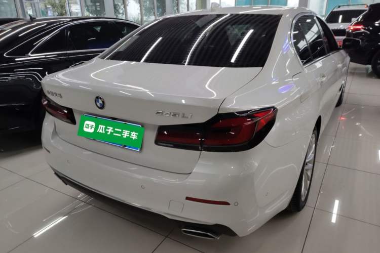 Used BMW 5 Series 2021 525Li Luxury Package Rear Right 45 Deg