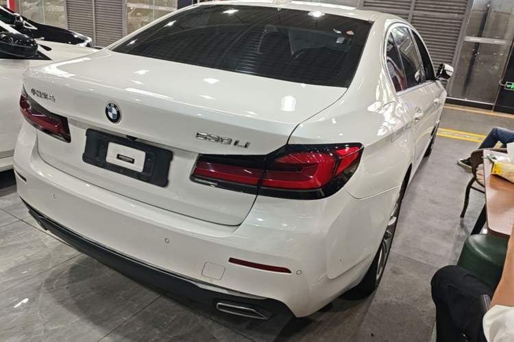 Used BMW 5 Series 2021 530Li Luxury Edition Premium Package Rear Right 45 Deg