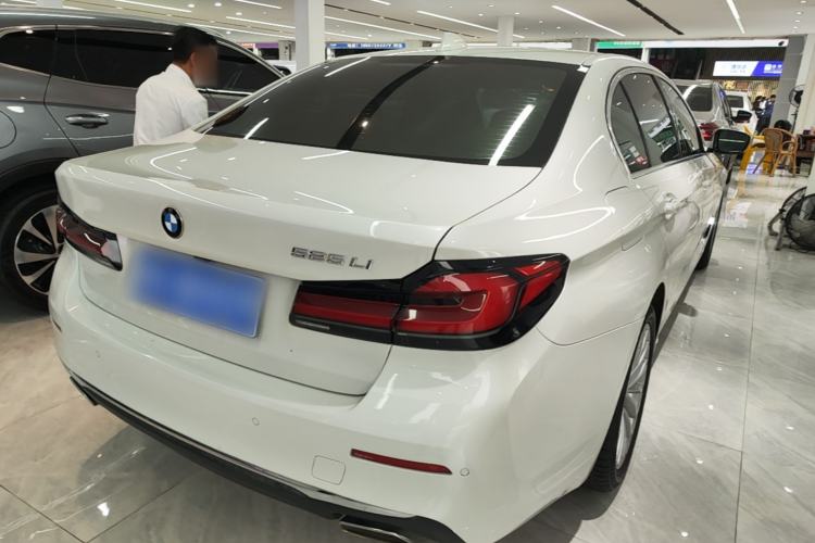 Used BMW 5 Series 2021 525Li Luxury Package Rear Right 45 Deg