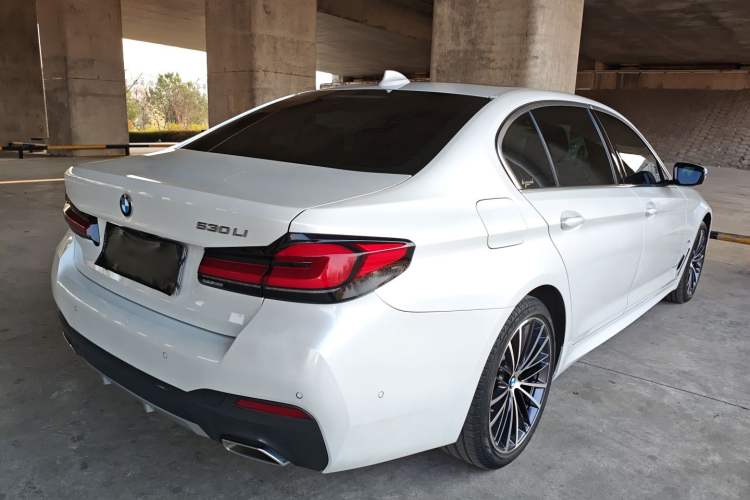 Used BMW 5 Series 2021 530Li Leading Model M Sport Package Rear Right 45 Deg