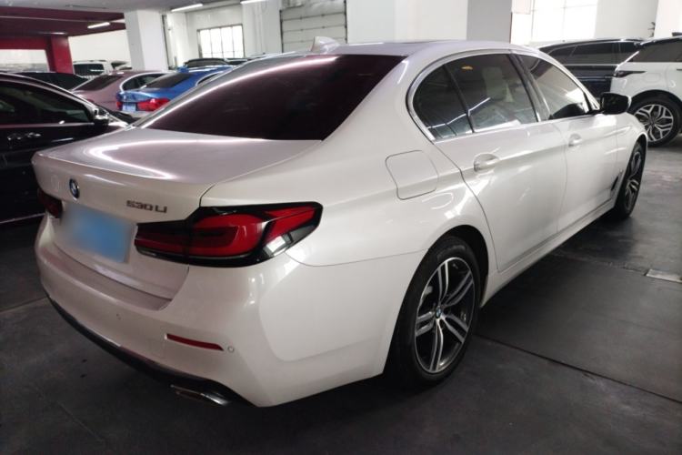 Used BMW 5 Series 2021 530Li Leading Luxury Package Rear Right 45 Deg