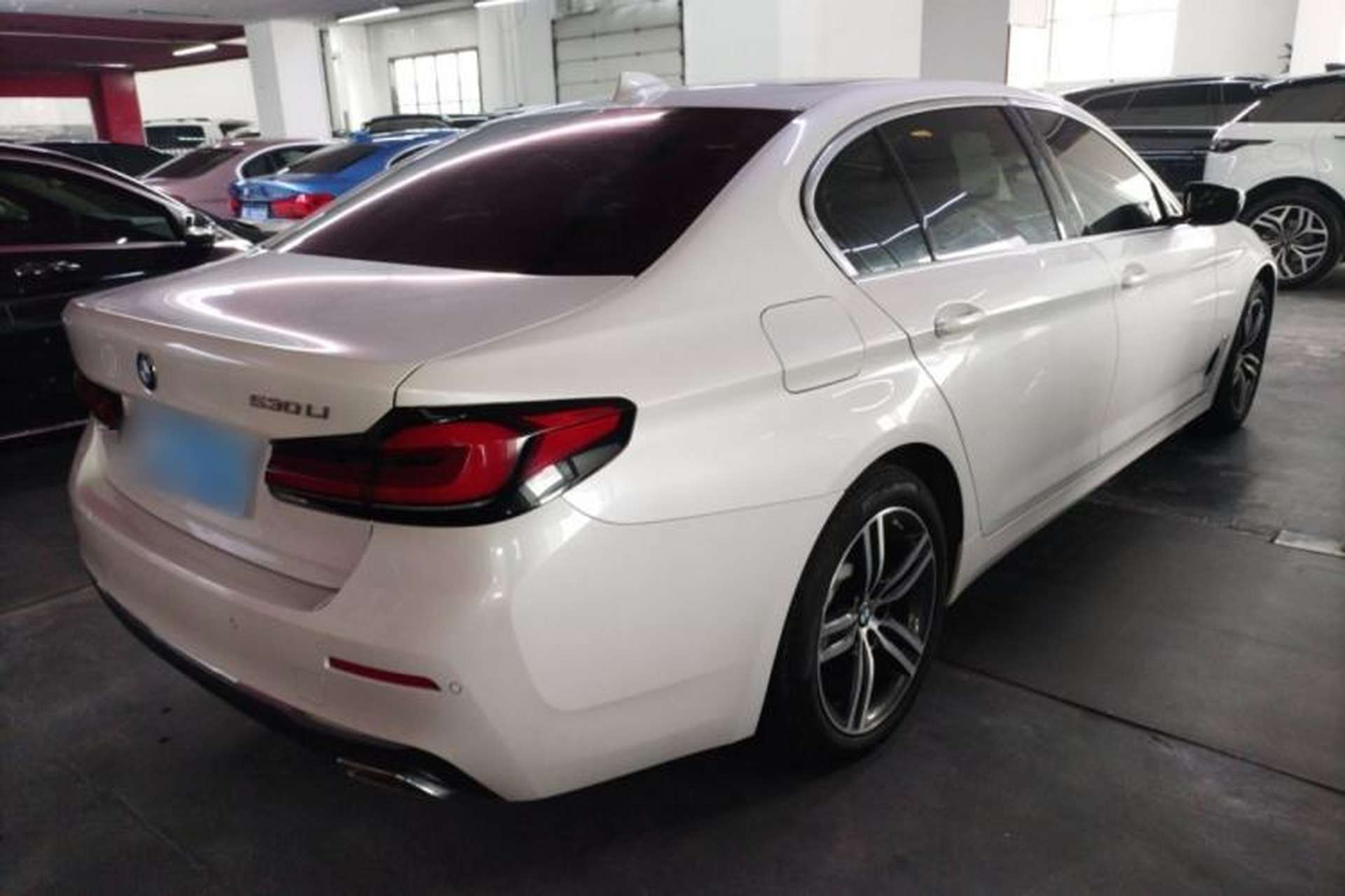Used BMW 5 Series 2021 530Li Leading Luxury Package Rear Right 45 Deg
