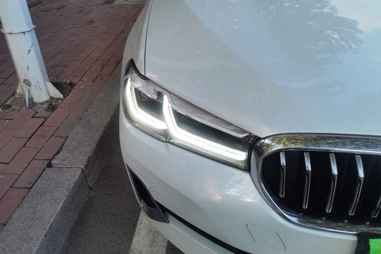 Used BMW 5 Series 2021 530Li xDrive Luxury Package Right Front Headlight