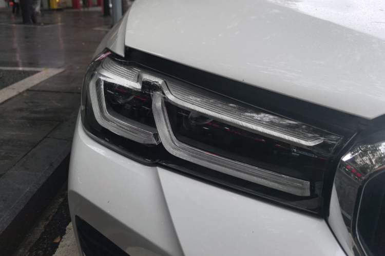 Used BMW 5 Series 2021 Facelifted 530Li Leading Edition M Sport Package Right Front Headlight