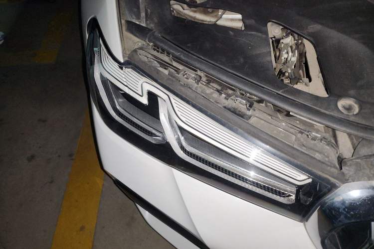 Used BMW 5 Series 2021 Restyled 530Li Luxury Edition M Sport Package Right Front Headlight