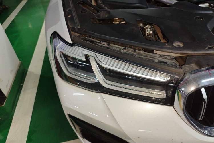 Used BMW 5 Series 2021 525Li M Sport Package Right Front Headlight