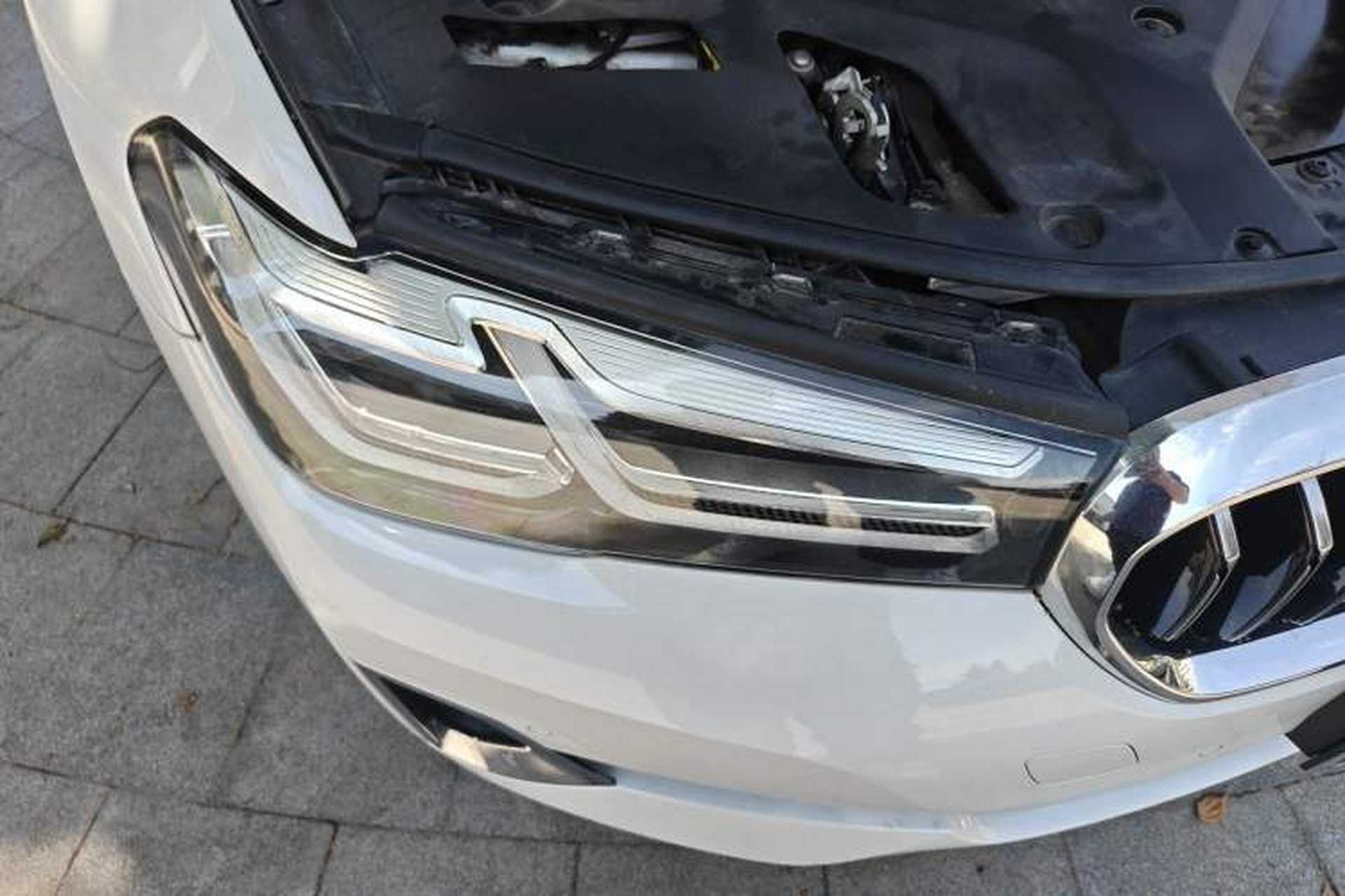 Used BMW 5 Series 2021 Restyled 530Li Leading Edition Luxury Package Right Front Headlight
