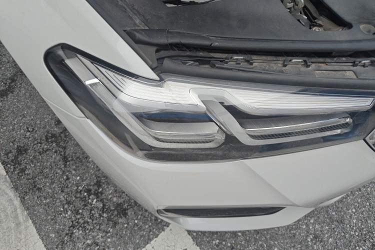 Used BMW 5 Series 2021 530Li Leading Model M Sport Package Right Front Headlight