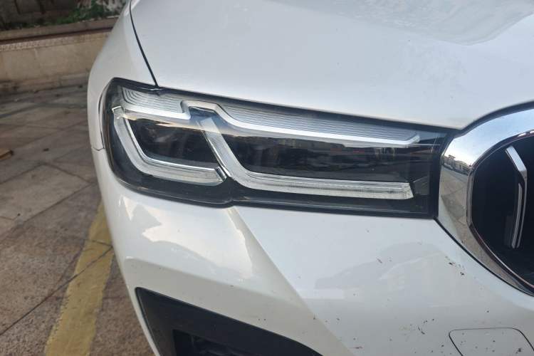 Used BMW 5 Series 2021 530Li Luxury Edition M Sport Package Right Front Headlight
