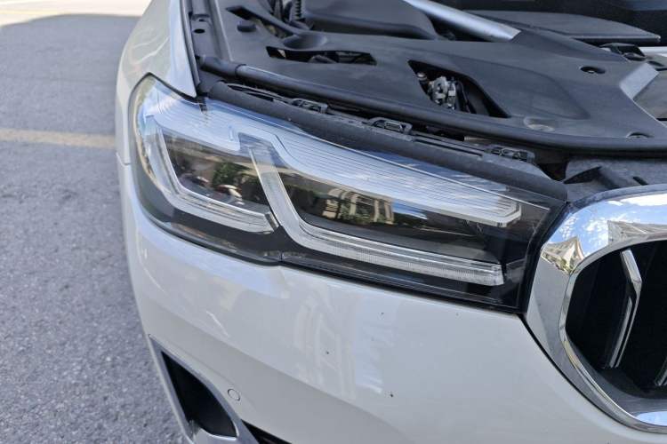 Used BMW 5 Series 2021 530Li Leading Model M Sport Package Right Front Headlight