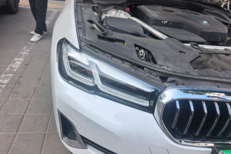 Used BMW 5 Series 2021 530Li Leading Luxury Package Right Front Headlight