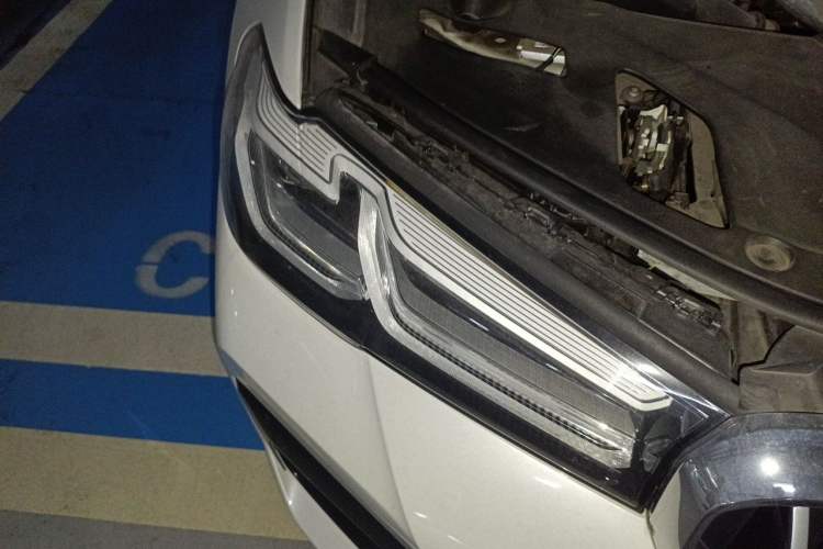 Used BMW 5 Series 2021 Restyled 530Li Luxury Edition M Sport Package Right Front Headlight