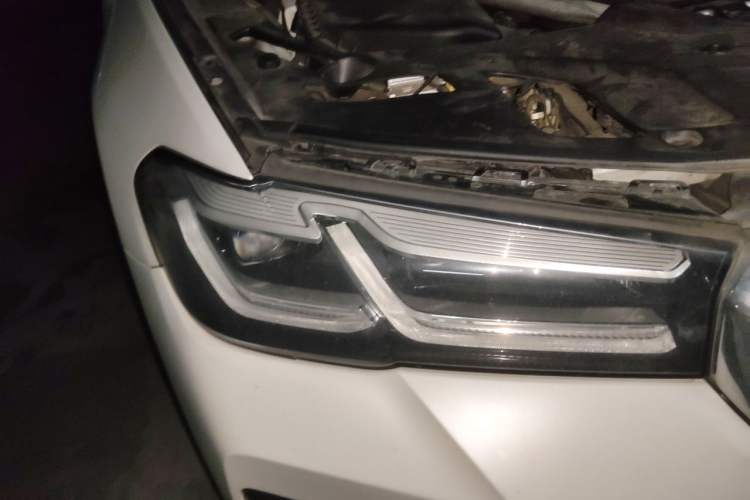 Used BMW 5 Series 2021 530Li Luxury Edition M Sport Package Right Front Headlight