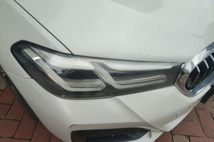 Used BMW 5 Series 2021 530Li Luxury Edition M Sport Package Right Front Headlight