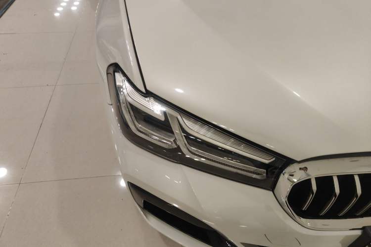 Used BMW 5 Series 2021 530Li Leading Model M Sport Package Right Front Headlight
