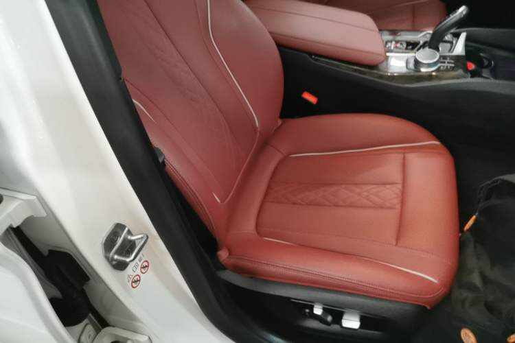 Used BMW 5 Series 2021 525Li M Sport Package Right Front Seat