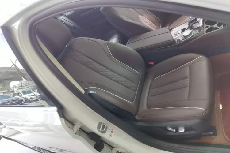 Used BMW 5 Series 2021 Updated Version 525Li Luxury Package Right Front Seat