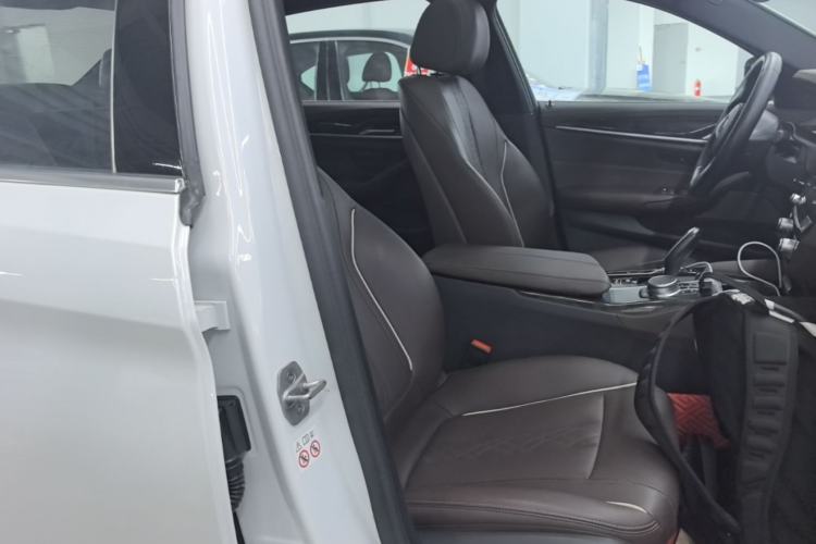 Used BMW 5 Series 2021 Facelifted 525Li M Sport Package Right Front Seat