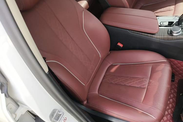 Used BMW 5 Series 2021 530Li Leading Luxury Package Right Front Seat
