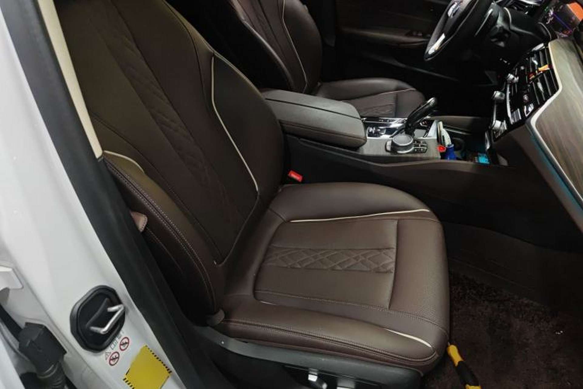 Used BMW 5 Series 2021 530Li Leading Luxury Package Right Front Seat