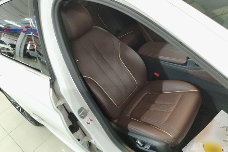 Used BMW 5 Series 2021 530Li Leading Model M Sport Package Right Front Seat