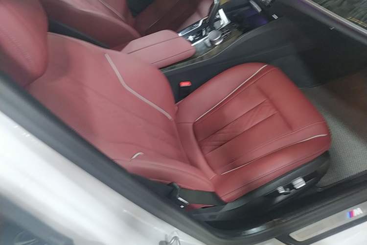 Used BMW 5 Series 2021 525Li M Sport Package Right Front Seat