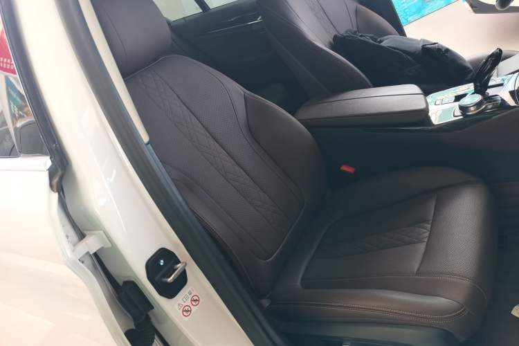 Used BMW 5 Series 2021 525Li Luxury Package Right Front Seat