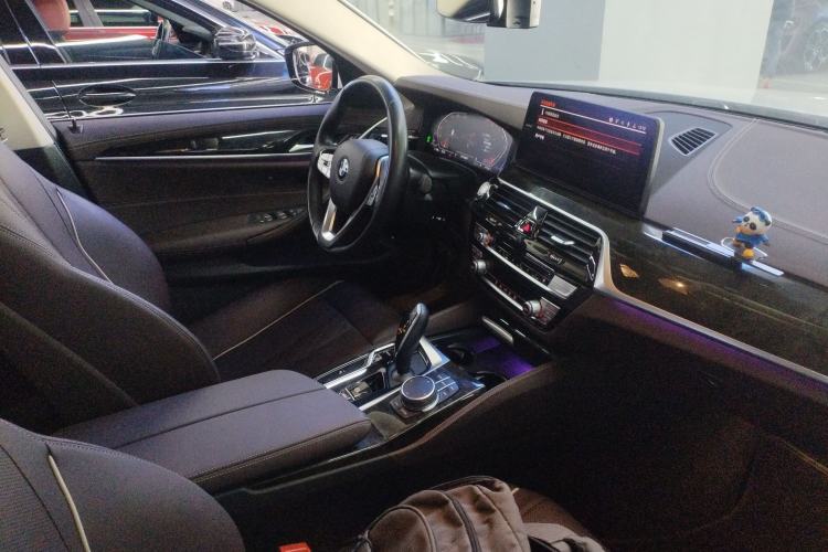 Used BMW 5 Series 2021 525Li Luxury Package Right Front Seat